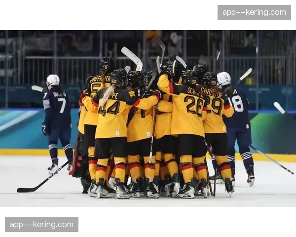 德国女子冰球队5-2战胜日本,在B组取得关键胜利 德国女子冰球队5-2战胜日本,在B组取得关键胜利