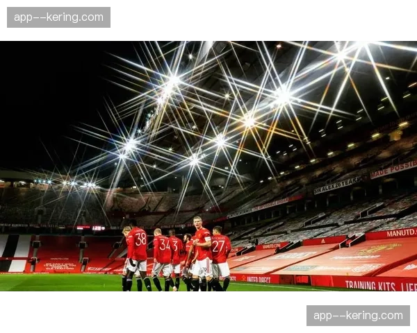 镜头记录:布伦特福德主场球迷抗议横幅覆盖看台,声讨俱乐部管理层 镜头记录:布伦特福德主场球迷抗议横幅覆盖看台,声讨俱乐部管理层